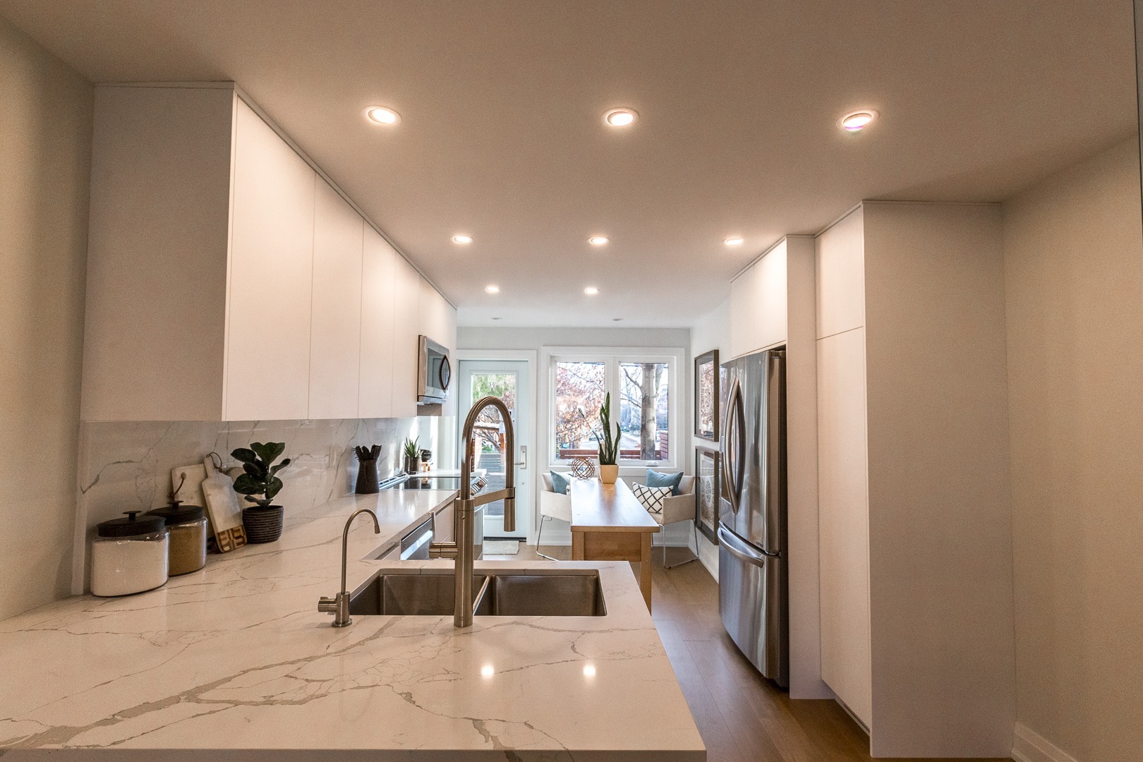 2020 - Custom kitchen in 10' wide space