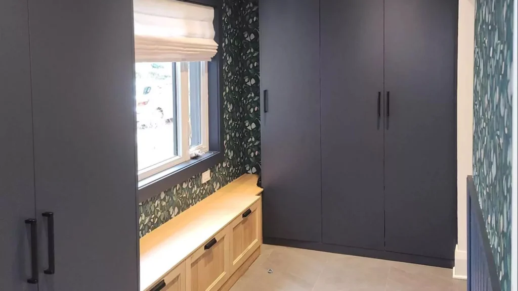 3-Season vs 4-Season Porch Enclosures in Toronto